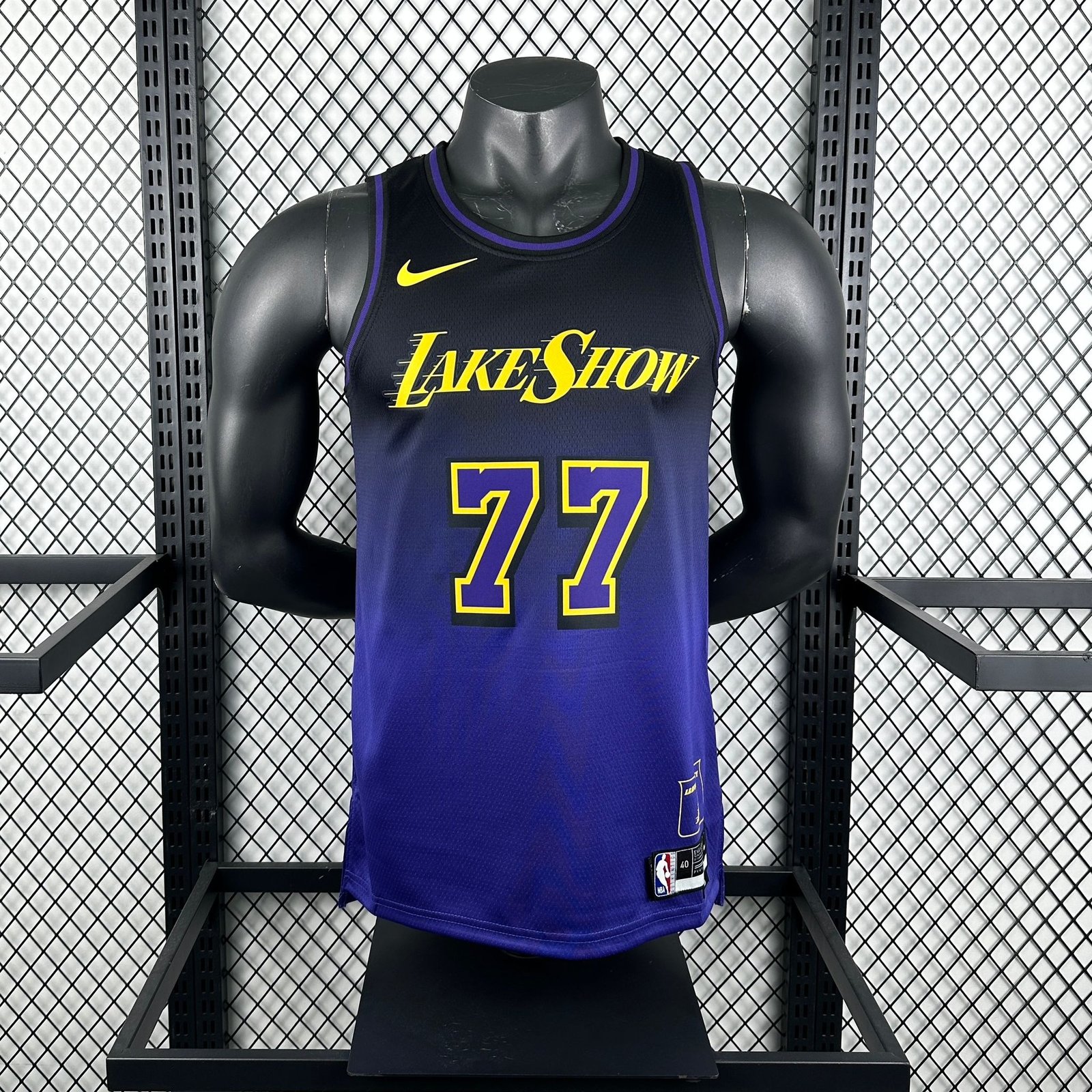 לוס אנג'לס לייקרס – סיטי אדישן